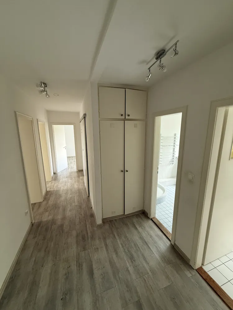 4 Zimmer Wohnung mit 90 m² in Kiel – Bild 2
