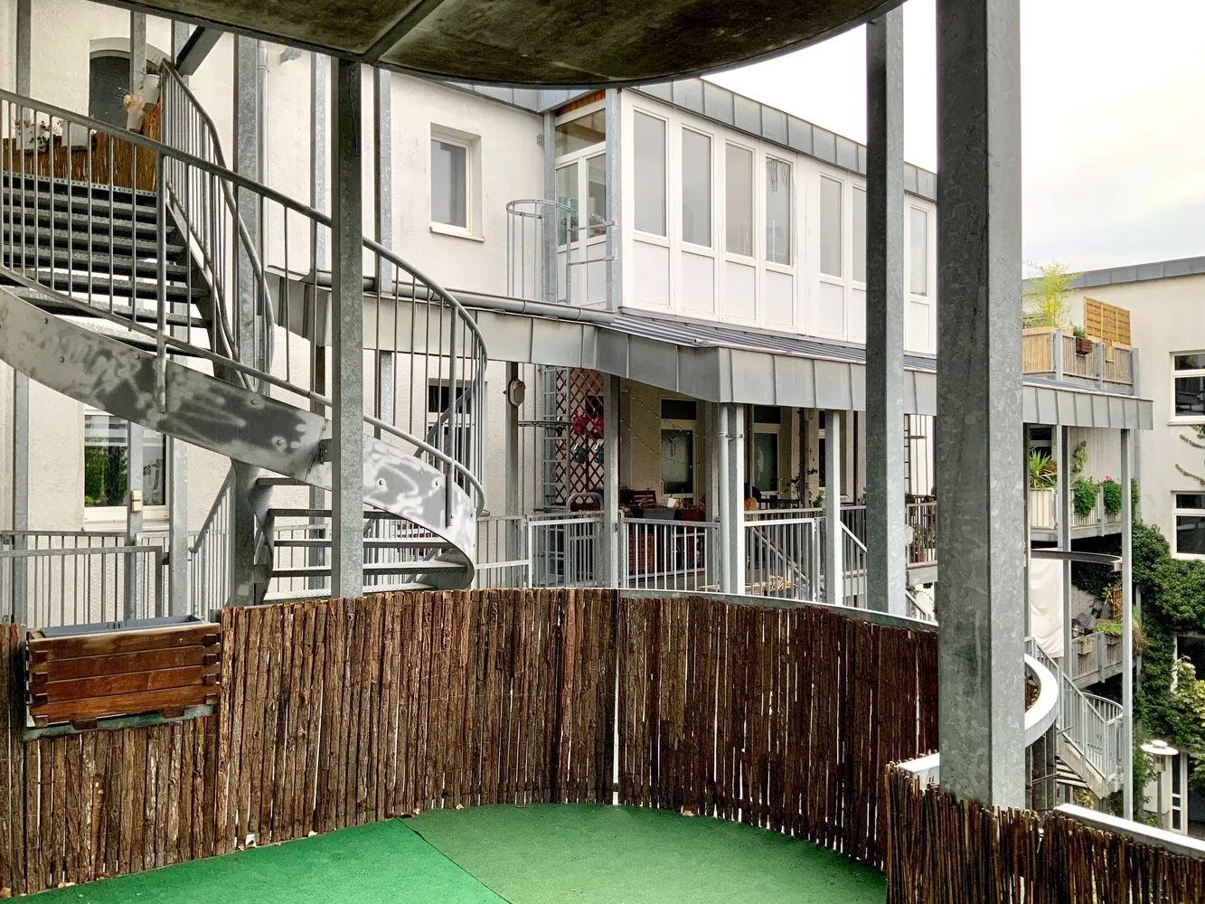 2 Zimmer Wohnung mit 86 m² in Halle (Saale) – Bild 2