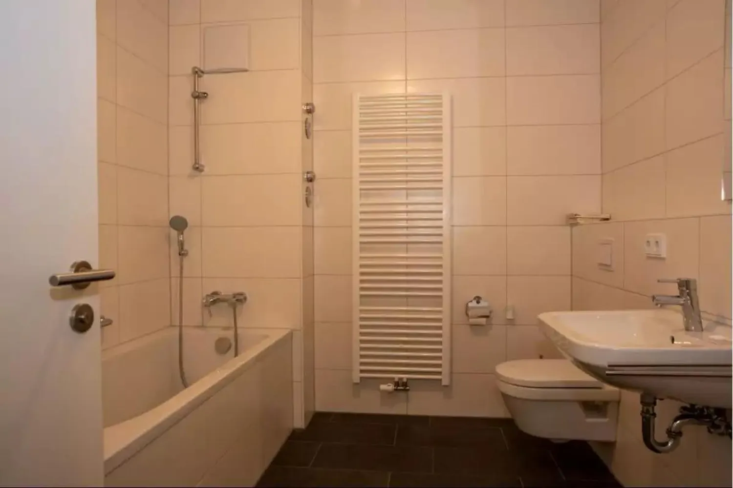 2 Zimmer Wohnung mit 50 m² in Augsburg – Bild 4