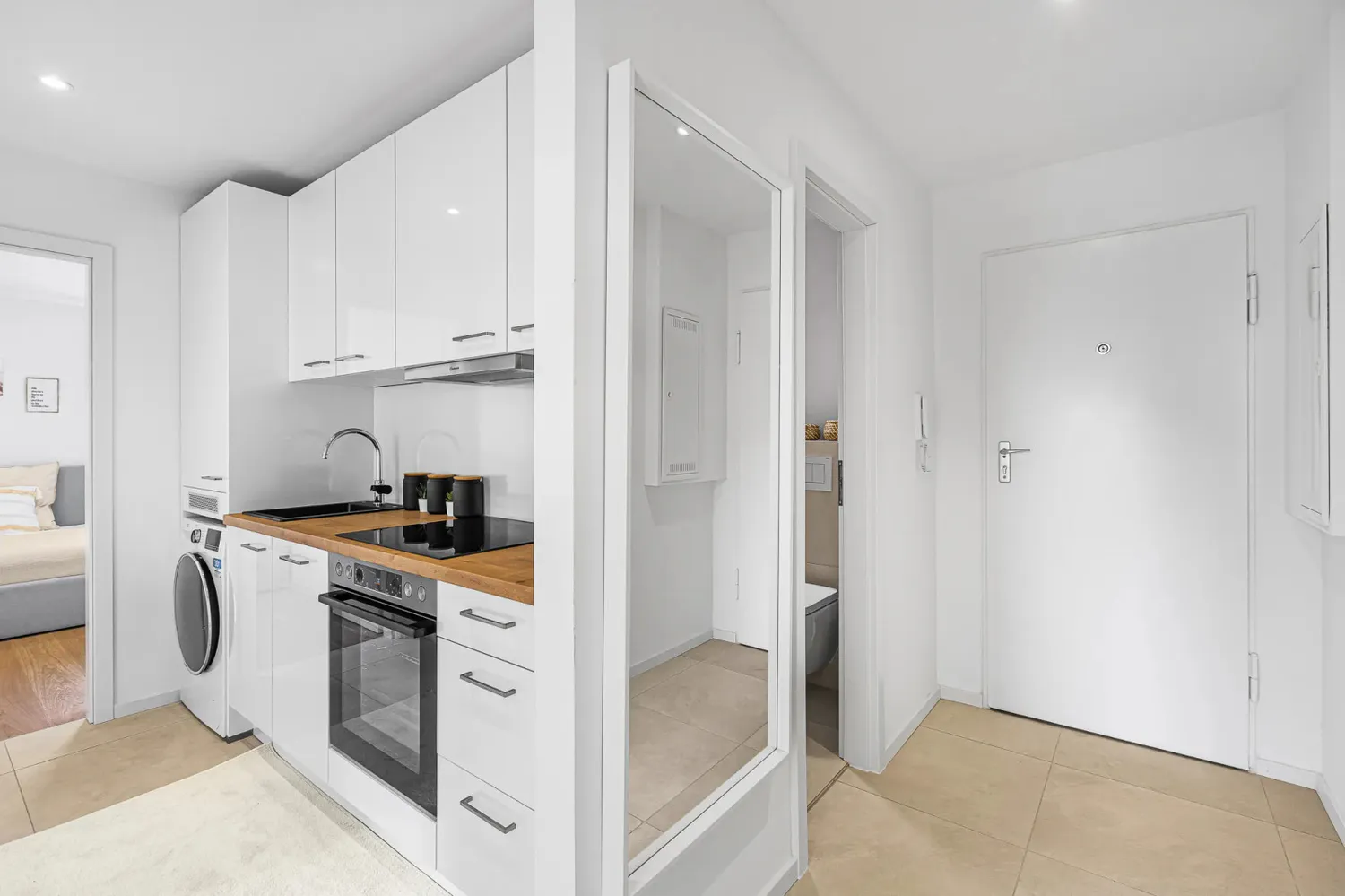 Shared room with 10 m² in Munich – Photo 3