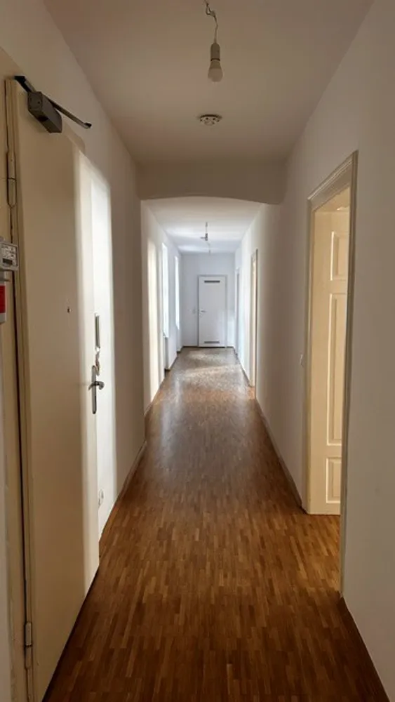 4 Zimmer Wohnung mit 124 m² in München – Bild 2