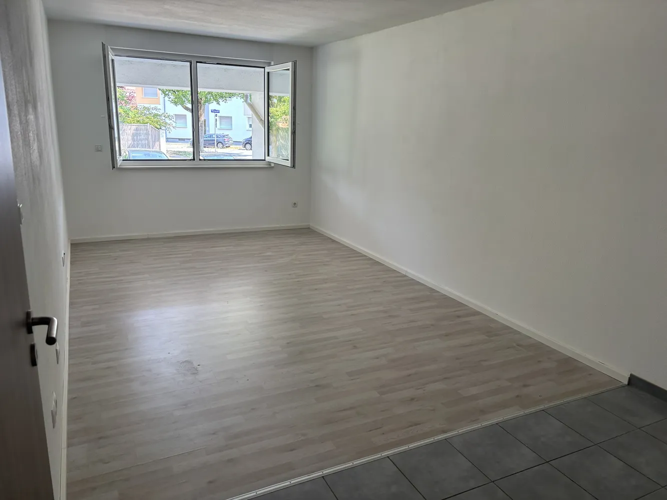 2 Zimmer Wohnung mit 52 m² in Karlsruhe – Bild 1