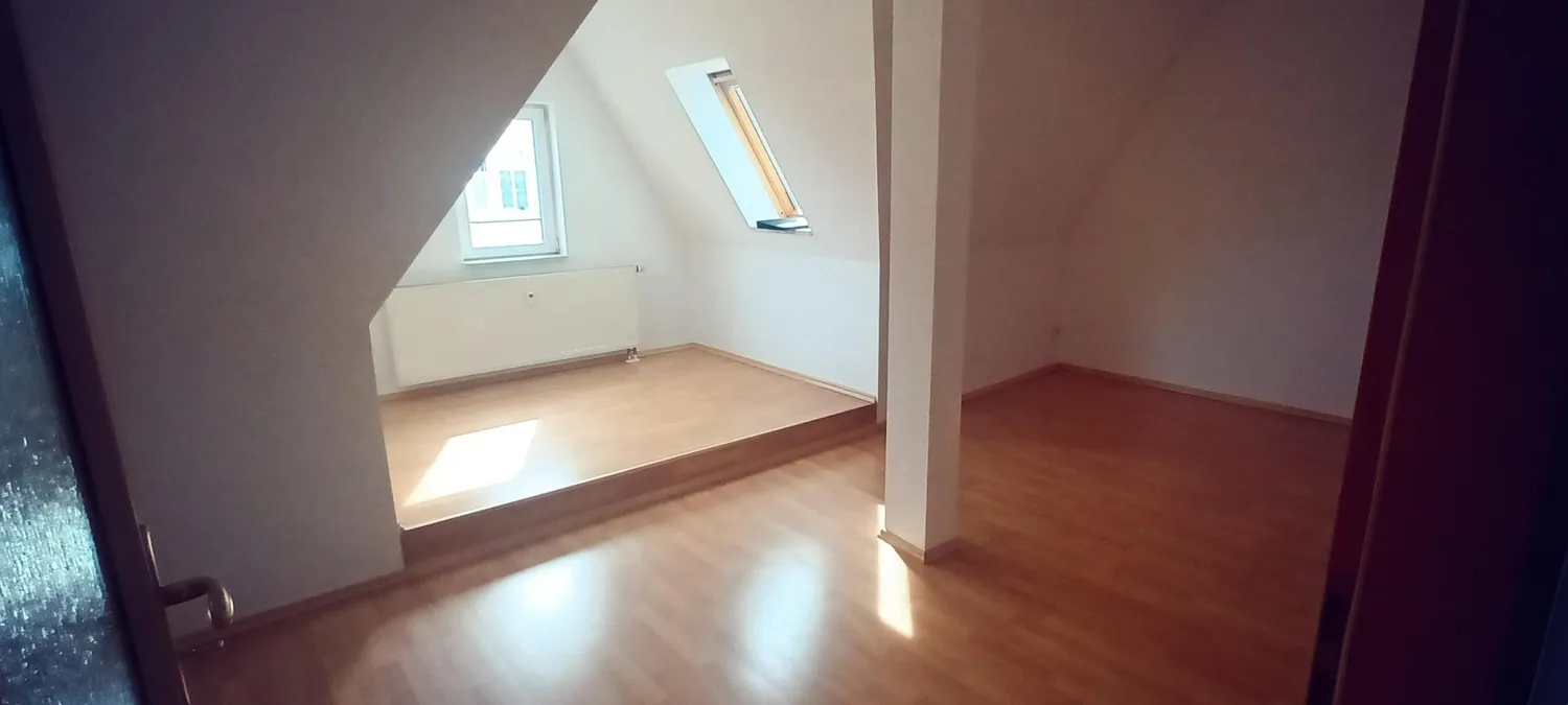 4 Zimmer Wohnung mit 87 m² in Plauen – Bild 3