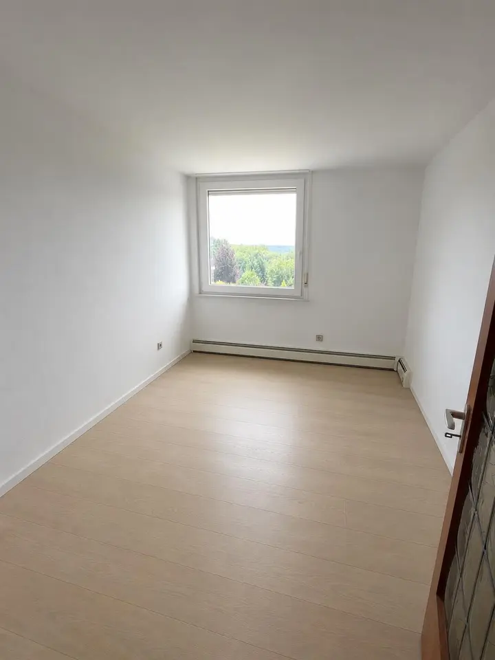 3 Zimmer Wohnung mit 104 m² in Bergisch Gladbach – Bild 2
