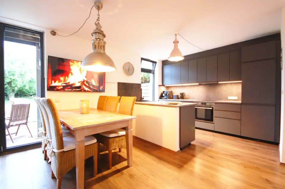 4 Zimmer Wohnung mit 105 m² in Lübeck – Bild 1