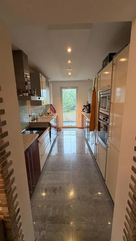 3 Zimmer Wohnung mit 105 m² in Hamburg – Bild 2