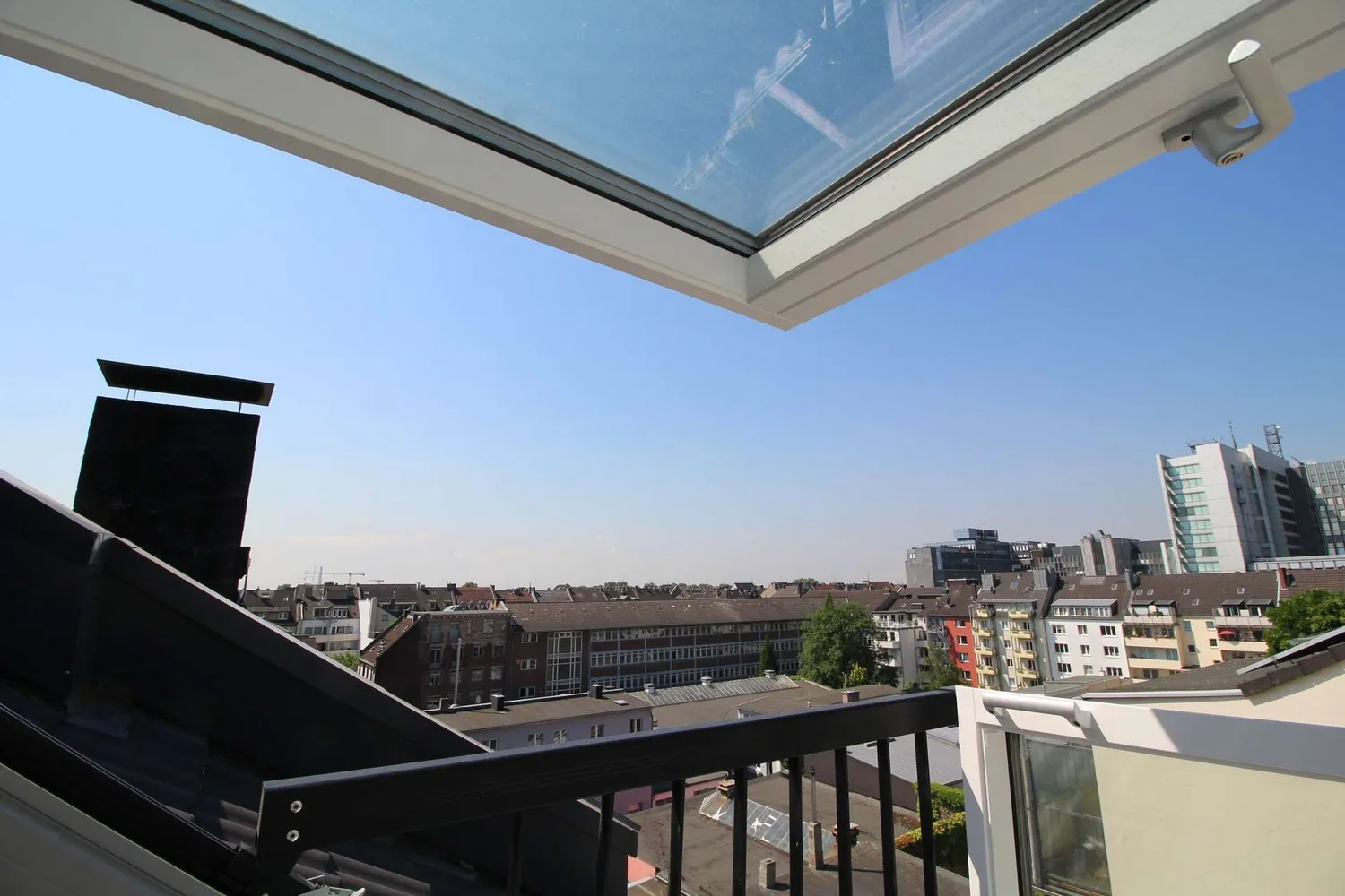 2 Zimmer Wohnung mit 70 m² in Düsseldorf – Bild 1