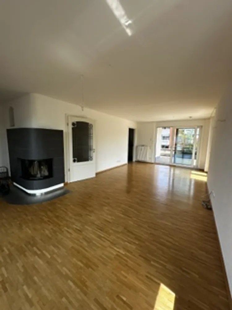 4 Zimmer Wohnung mit 120 m² in Freiburg im Breisgau – Bild 2
