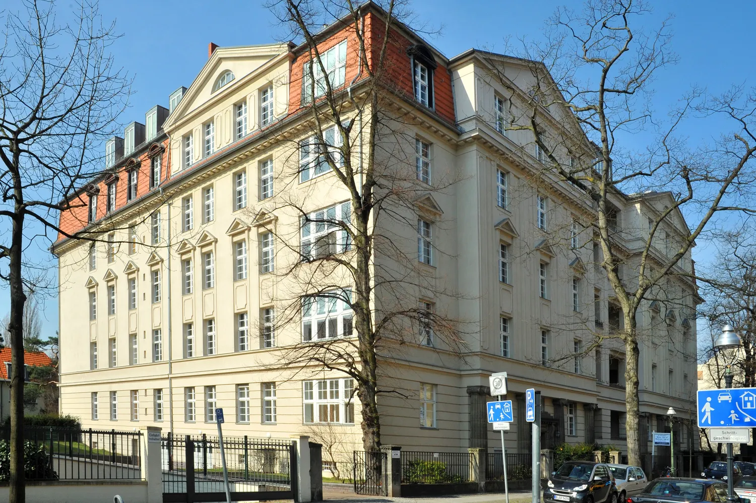 4 Zimmer Wohnung mit 142 m² in Berlin – Bild 1