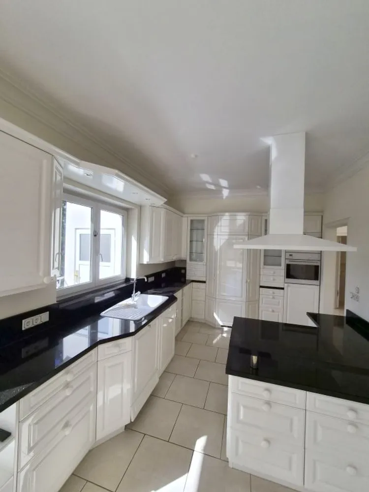 4 room apartment with 225 m² in Wiesbaden – Photo 9
