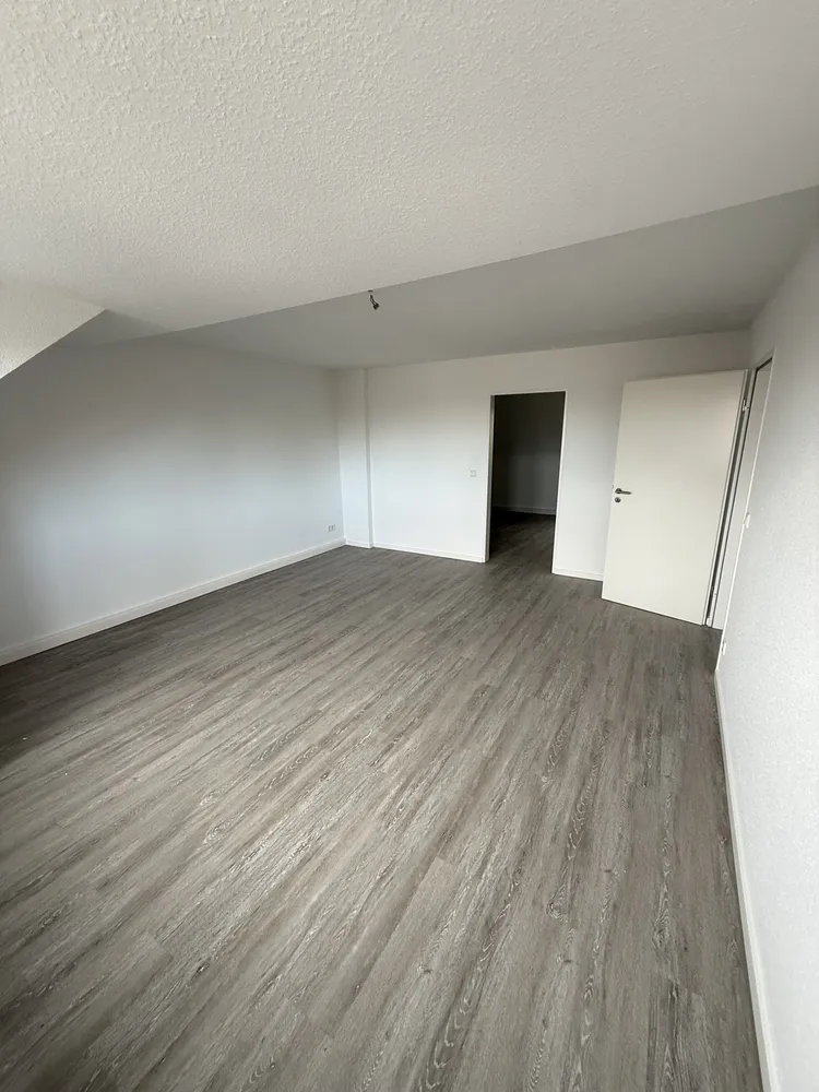 3 Zimmer Wohnung mit 70 m² in Düsseldorf – Bild 2
