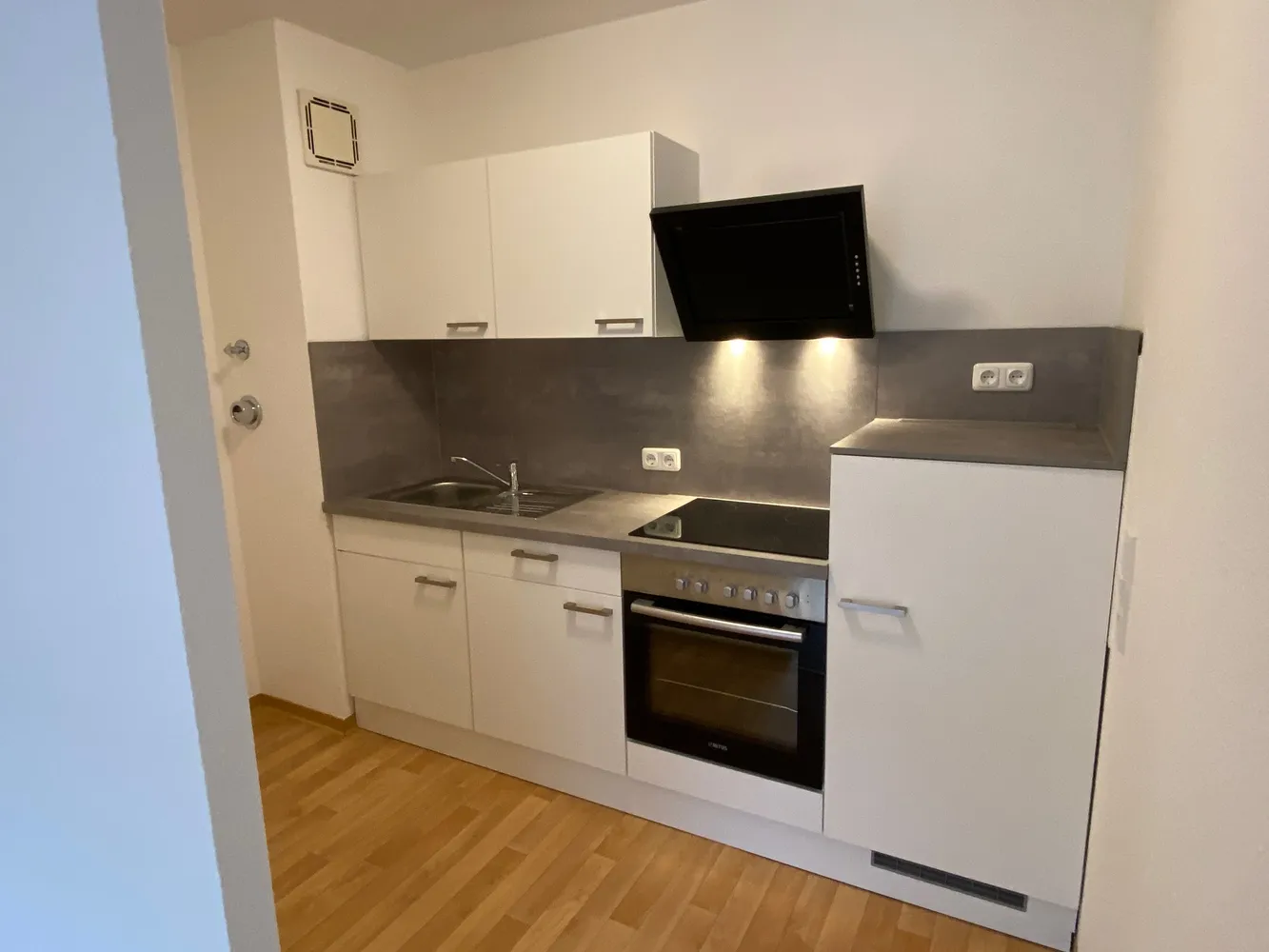 2 Zimmer Wohnung mit 4 m² in Köln – Bild 3
