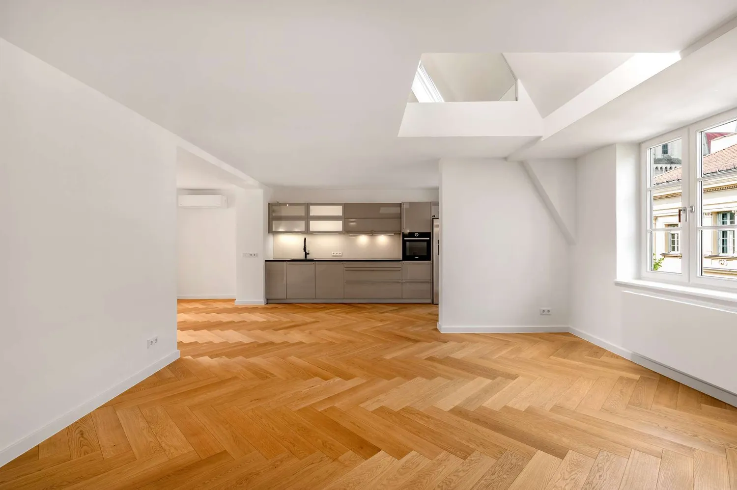 5 Zimmer Wohnung mit 156 m² in München – Bild 1