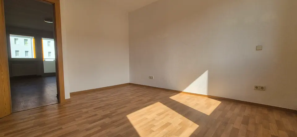 3 Zimmer Wohnung mit 60 m² in Crimmitschau – Bild 2