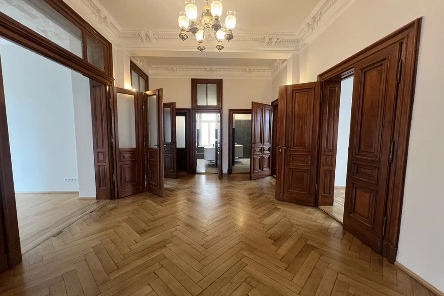 7 Zimmer Wohnung mit 180 m² in Leipzig – Bild 3