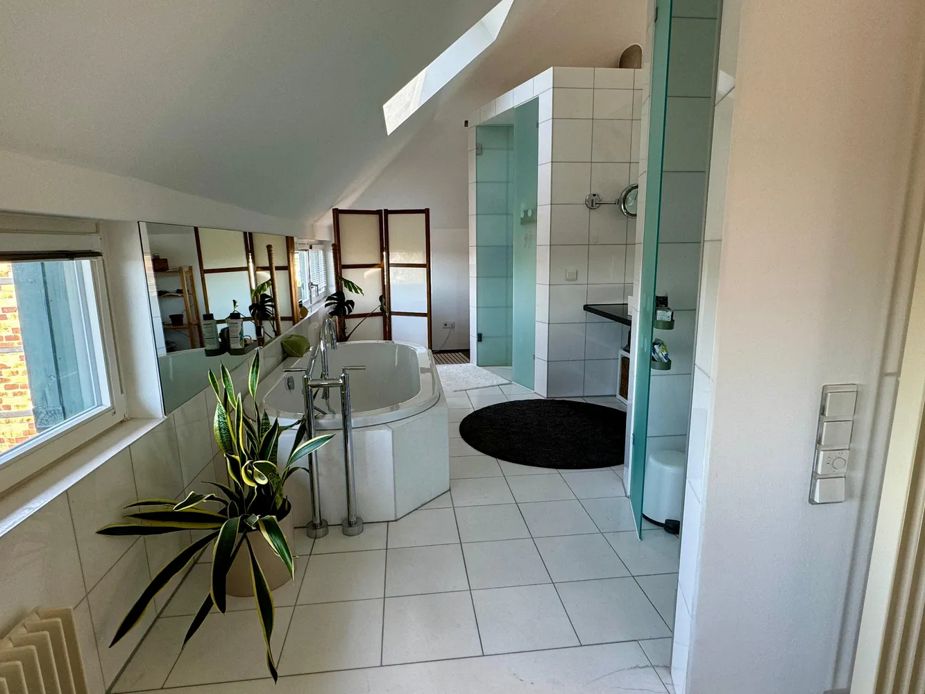 2 Zimmer Wohnung mit 137 m² in Köln – Bild 10