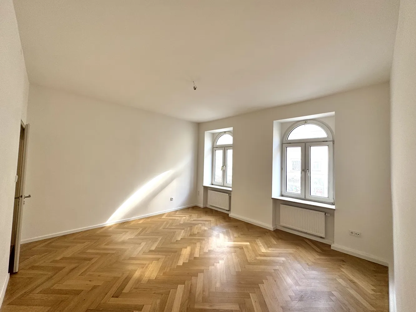 2 Zimmer Wohnung mit 77 m² in München – Bild 3
