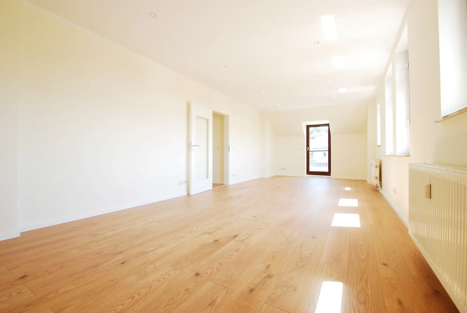 5 Zimmer Wohnung mit 122 m² in Dresden – Bild 3