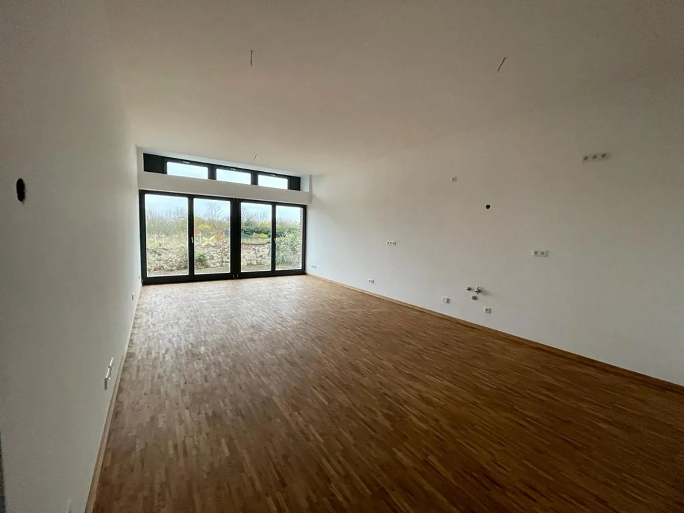 4 Zimmer Wohnung mit 150 m² in Halle (Saale) – Bild 1