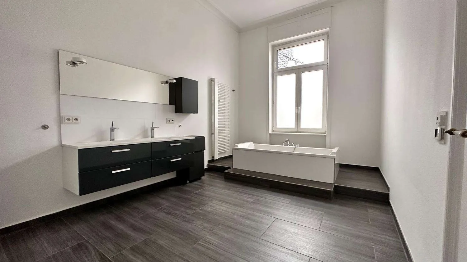 6 Zimmer Wohnung mit 260 m² in Frankfurt am Main – Bild 7