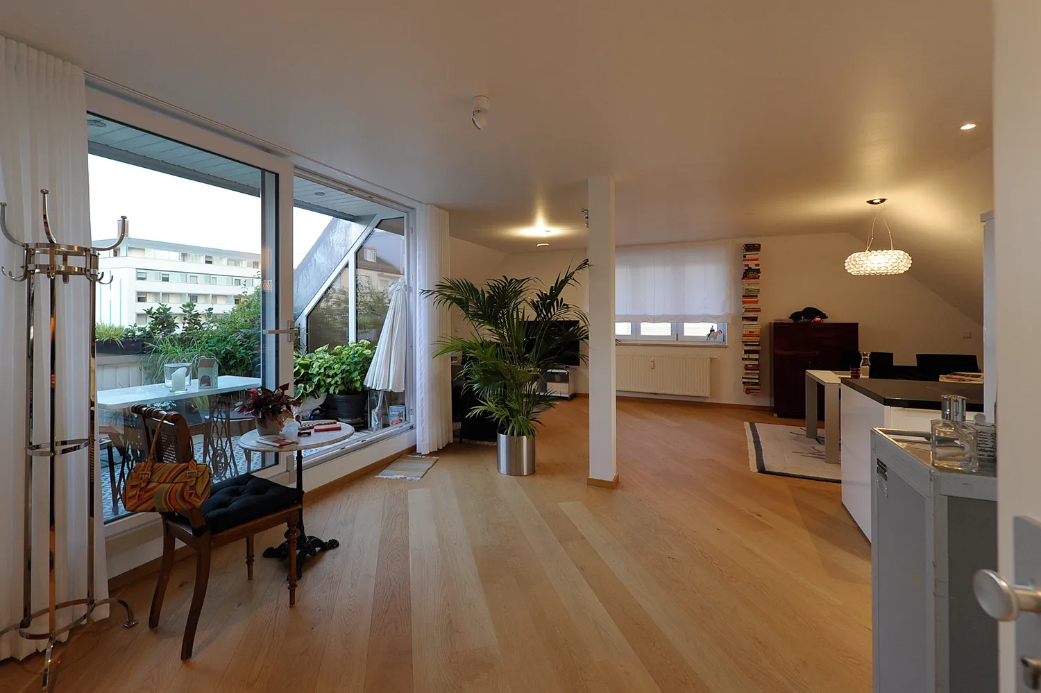 4 Zimmer Wohnung mit 94 m² in München – Bild 3
