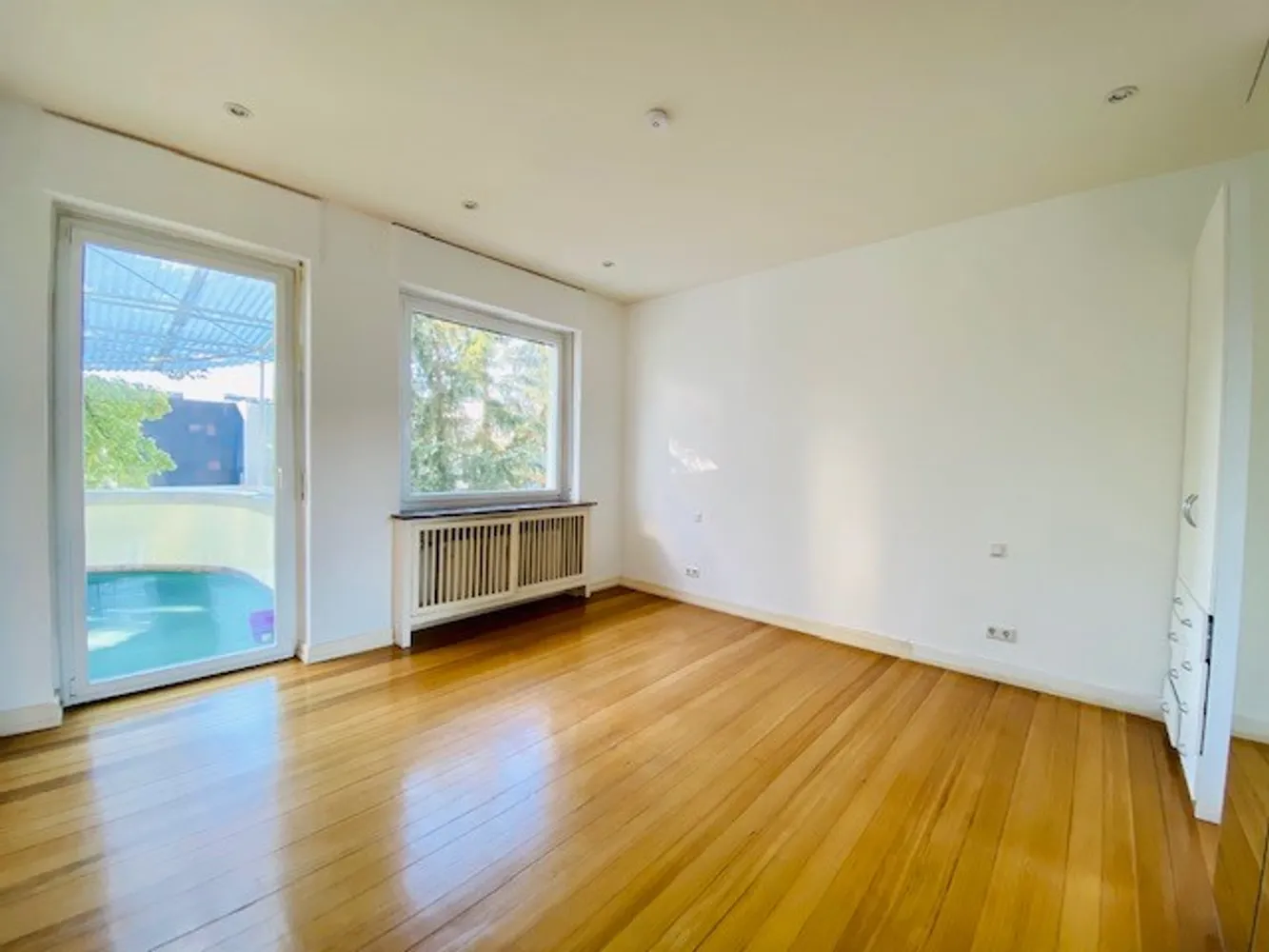 2 Zimmer Wohnung mit 118 m² in Homburg – Bild 1
