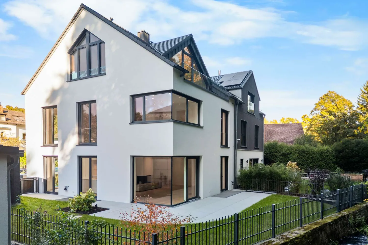 8 Zimmer Haus mit 289 m² in Starnberg – Bild 1