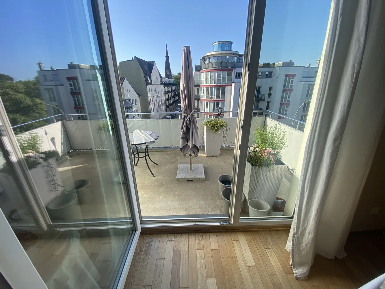 3 Zimmer Wohnung mit 82 m² in Hamburg – Bild 2