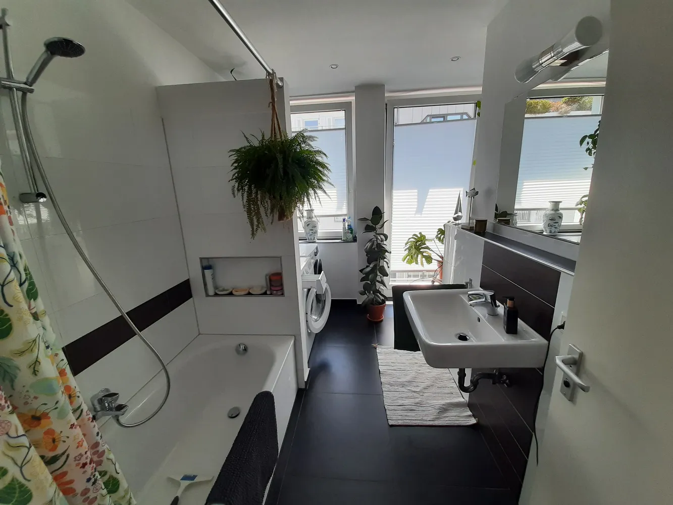 2 Zimmer Wohnung mit 93 m² in Düsseldorf – Bild 4