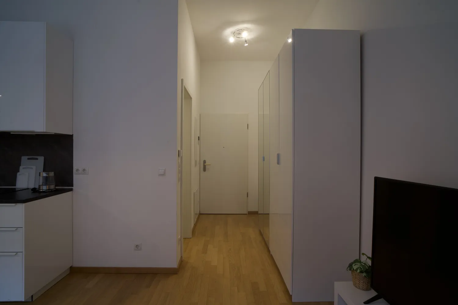 1 Zimmer Wohnung mit 30 m² in Frankfurt am Main – Bild 8
