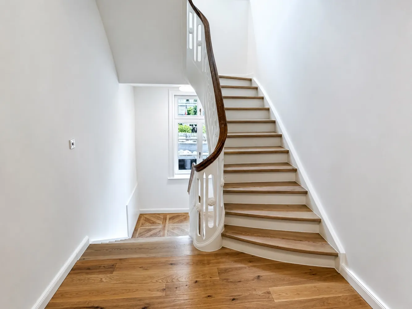 3 Zimmer Wohnung mit 129 m² in Hamburg – Bild 3