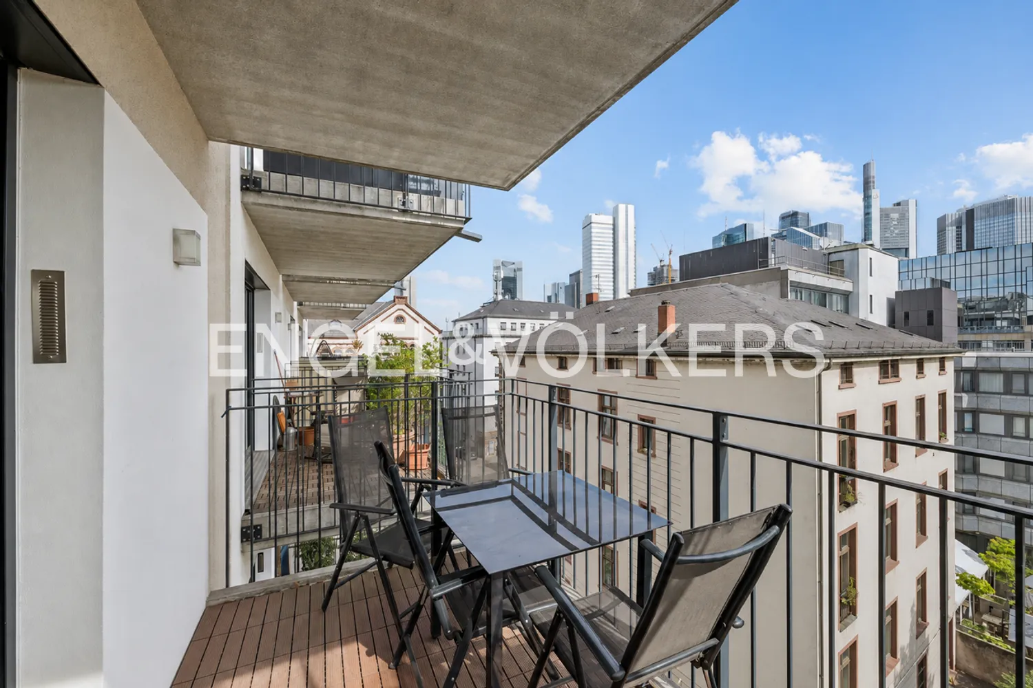 3 Zimmer Wohnung mit 80 m² in Frankfurt am Main – Bild 1