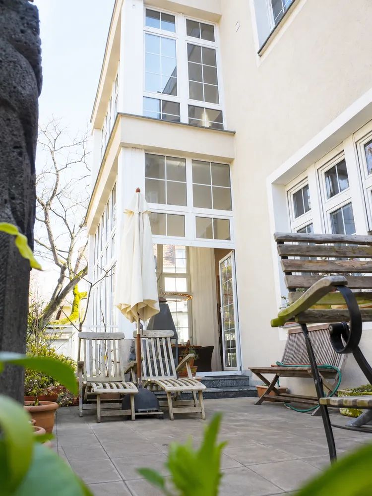 4 Zimmer Wohnung mit 140 m² in Wiesbaden – Bild 2