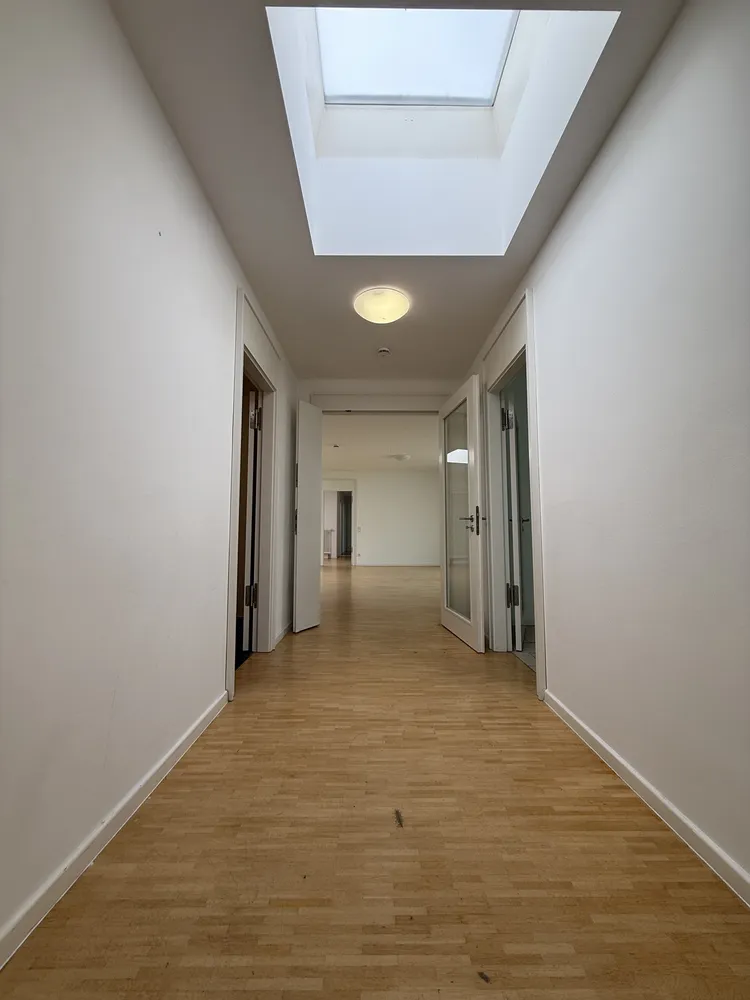 4 Zimmer Wohnung mit 175 m² in Berlin – Bild 2