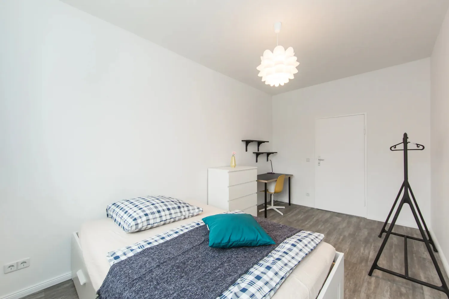 Shared room with 14 m² in Berlin – Photo 3