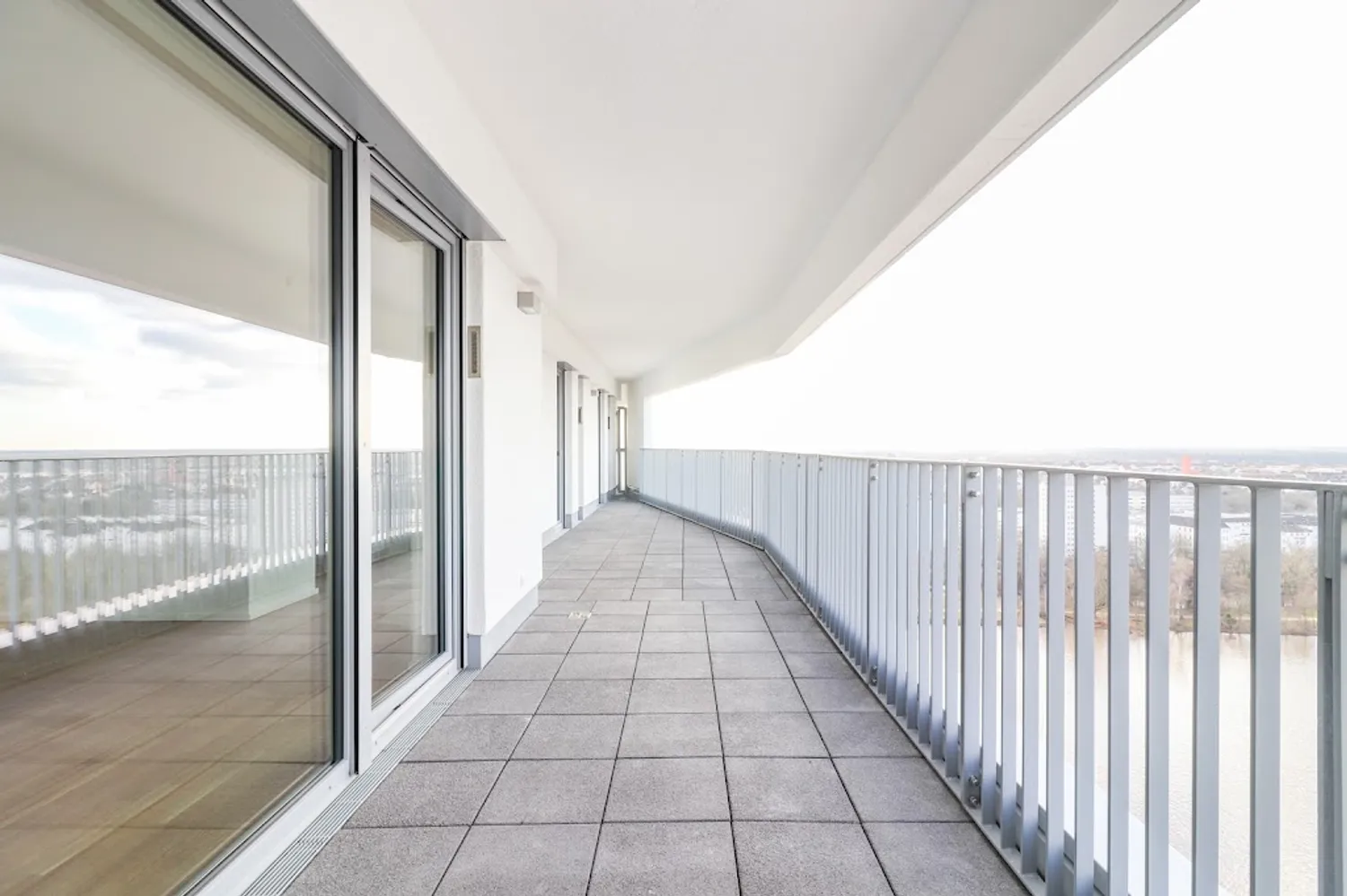 3 Zimmer Wohnung mit 117 m² in Frankfurt am Main – Bild 5