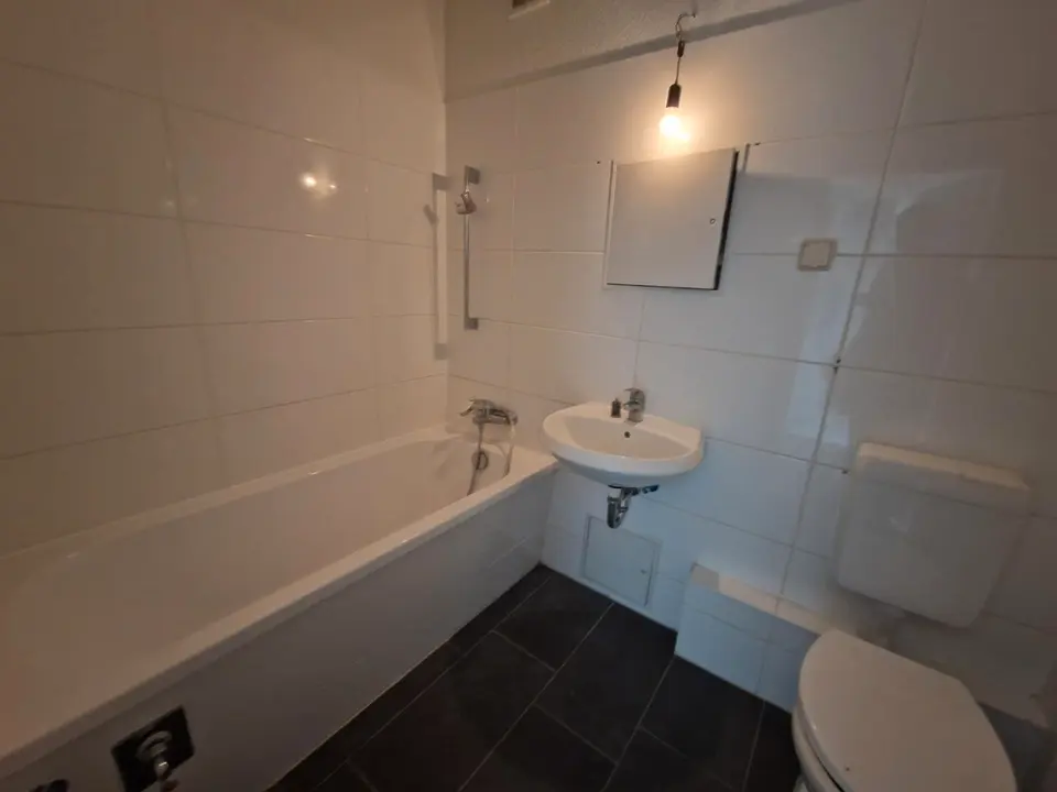 2 Zimmer Wohnung mit 52 m² in Neubrandenburg – Bild 4