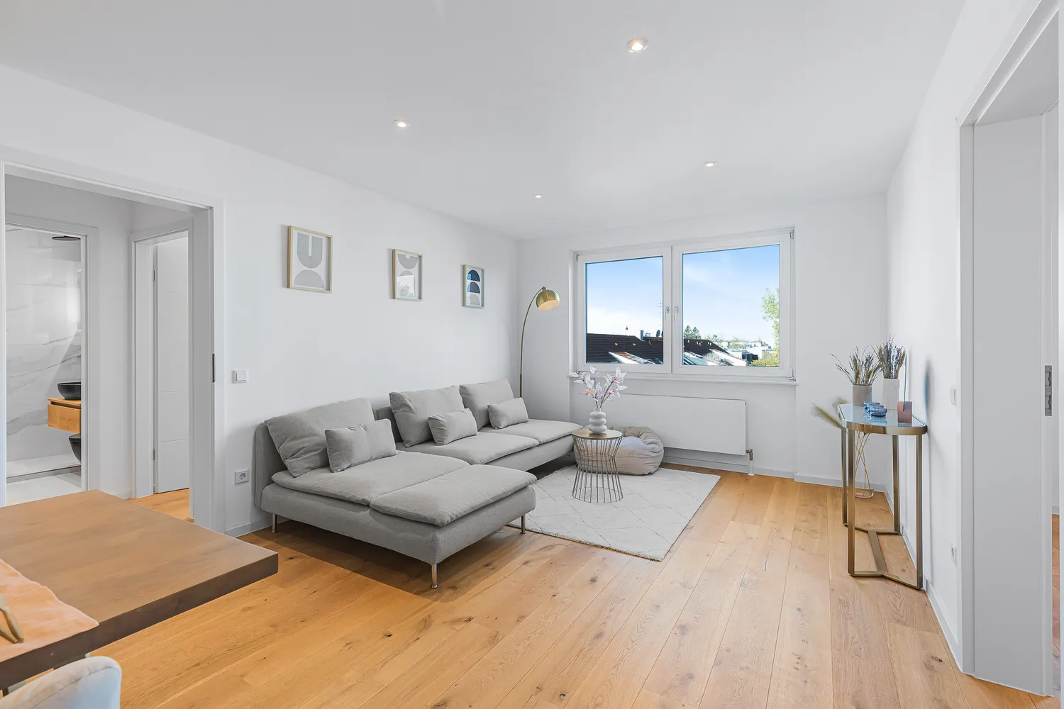 2 Zimmer Wohnung mit 65 m² in München – Bild 2