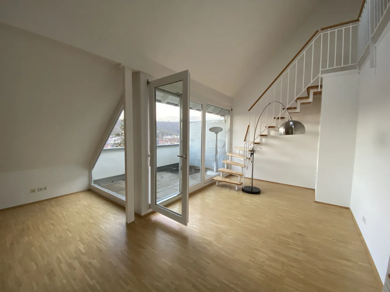 2 Zimmer Wohnung mit 73 m² in Stuttgart – Bild 1