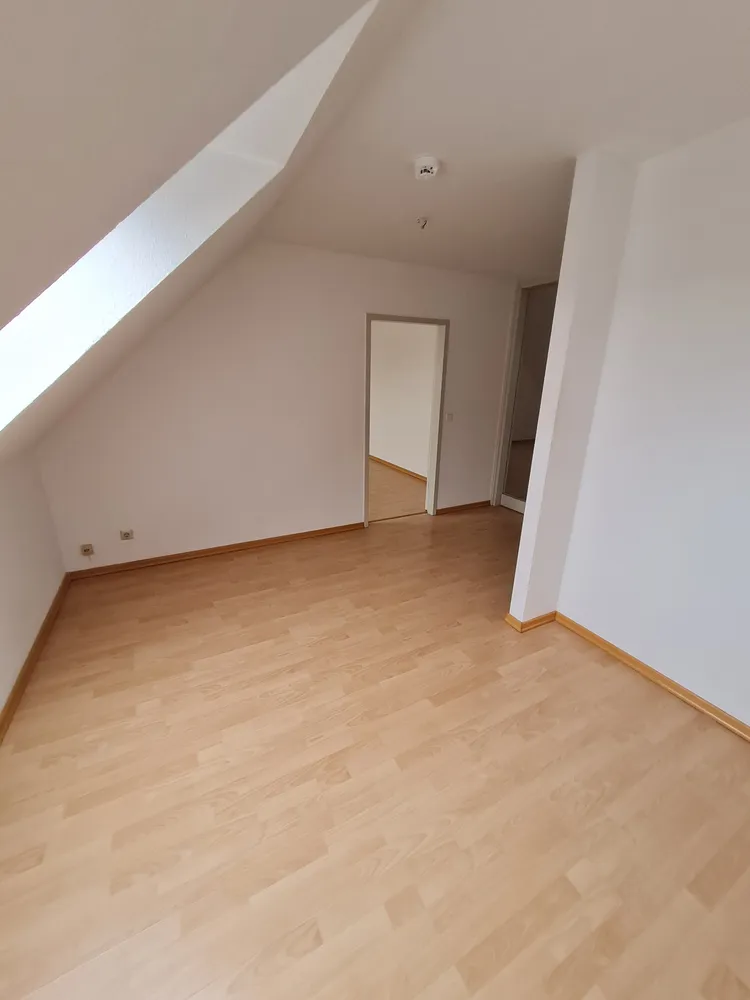 2 Zimmer Wohnung mit 77 m² in Hannover – Bild 2