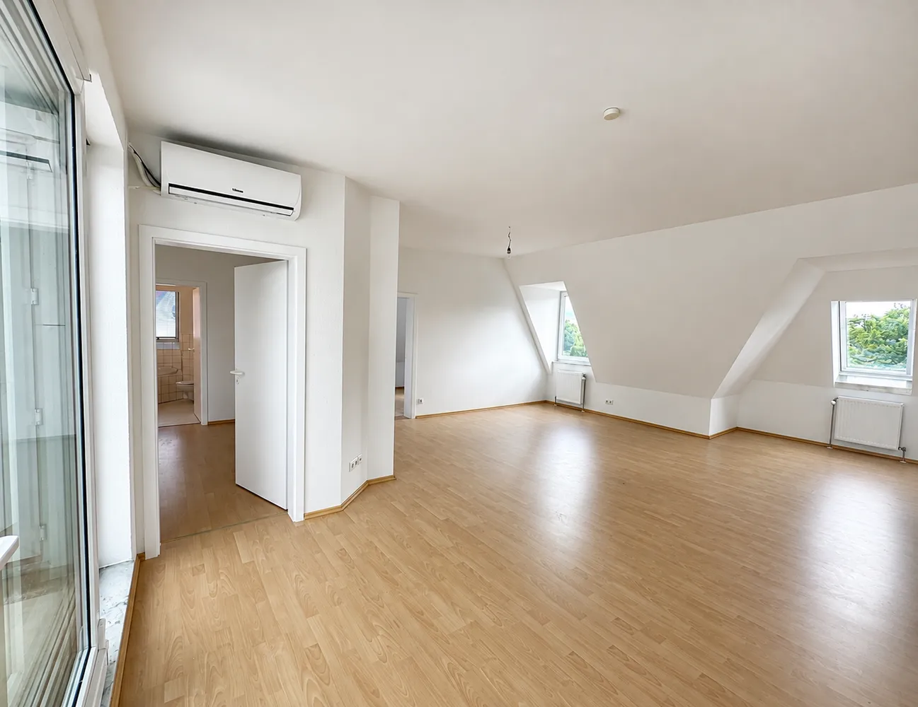 2 Zimmer Wohnung mit 85 m² in Berlin – Bild 1