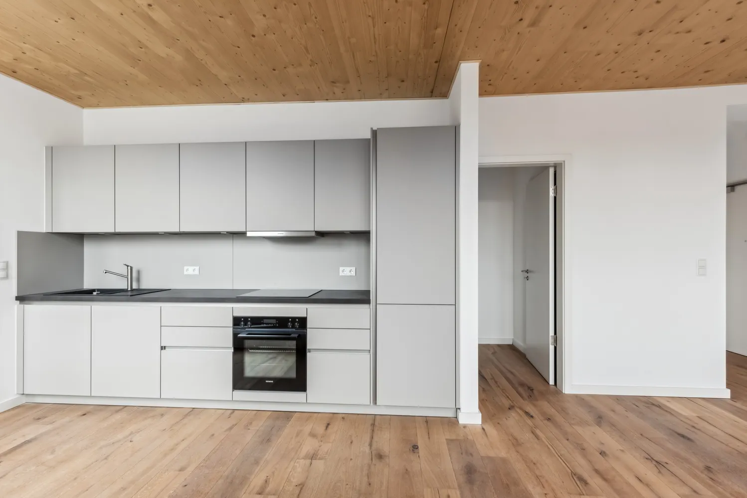 2 room apartment with 60 m² in Berlin – Photo 2