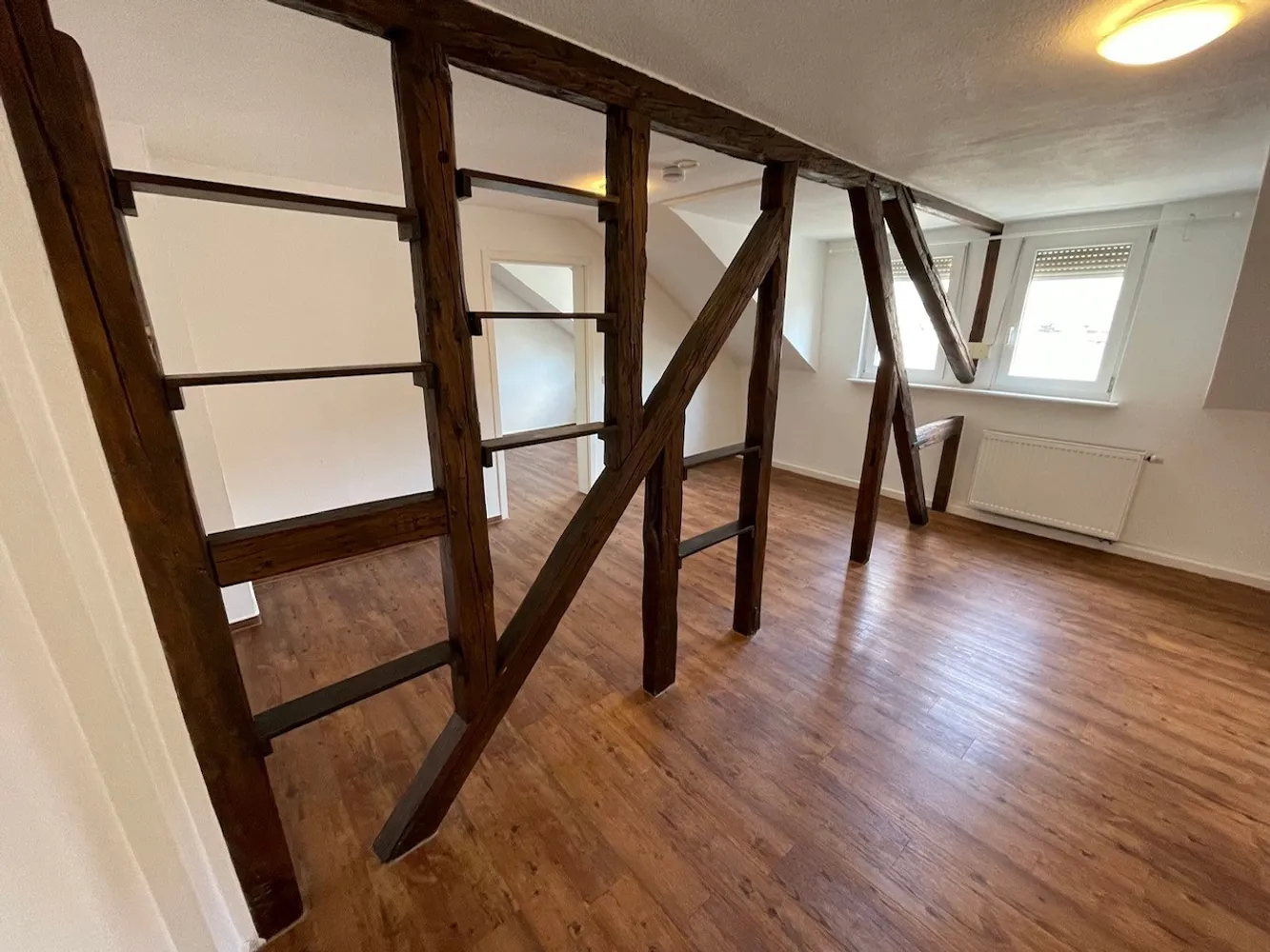 4 Zimmer Wohnung mit 90 m² in Wiesbaden – Bild 1