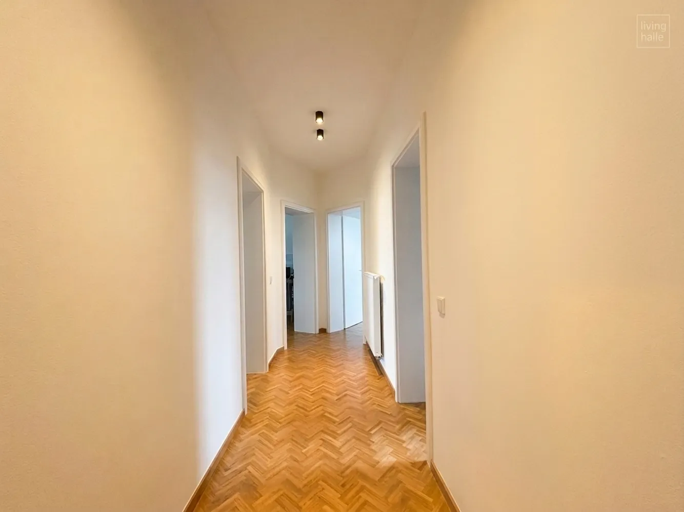 5 Zimmer Wohnung mit 121 m² in Halle (Saale) – Bild 2