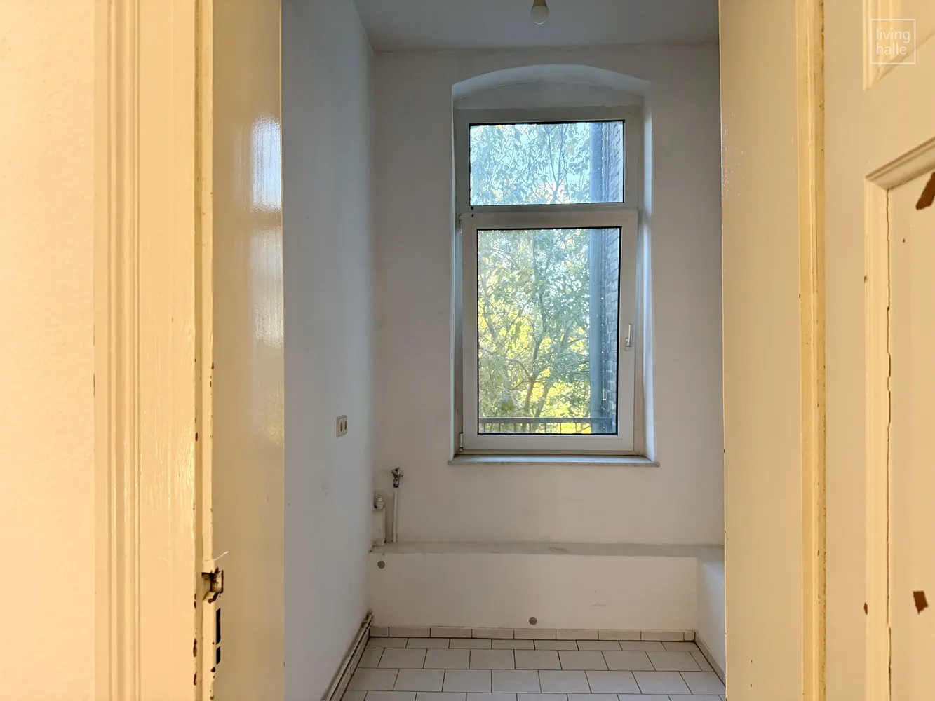 6 Zimmer Wohnung mit 161 m² in Halle (Saale) – Bild 1