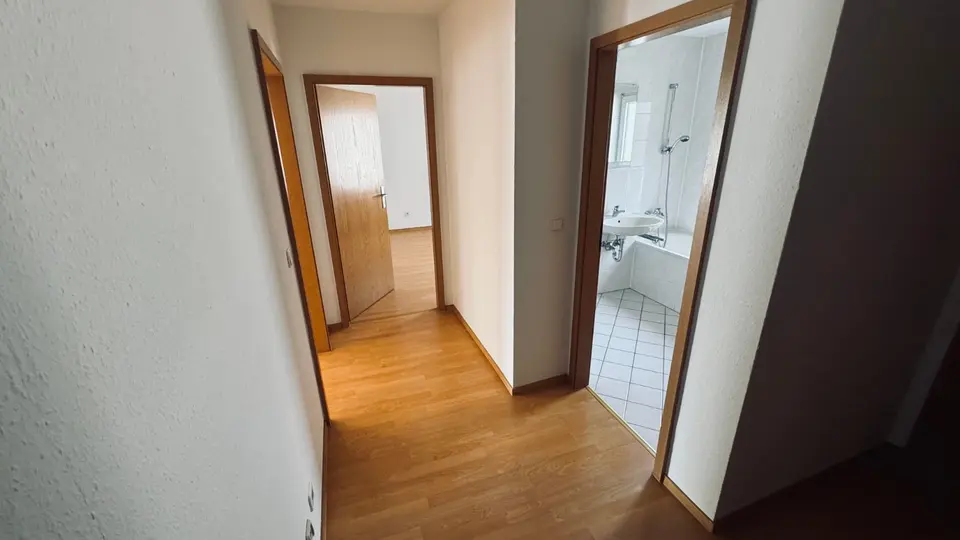 2 Zimmer Wohnung mit 56 m² in Werdau – Bild 2