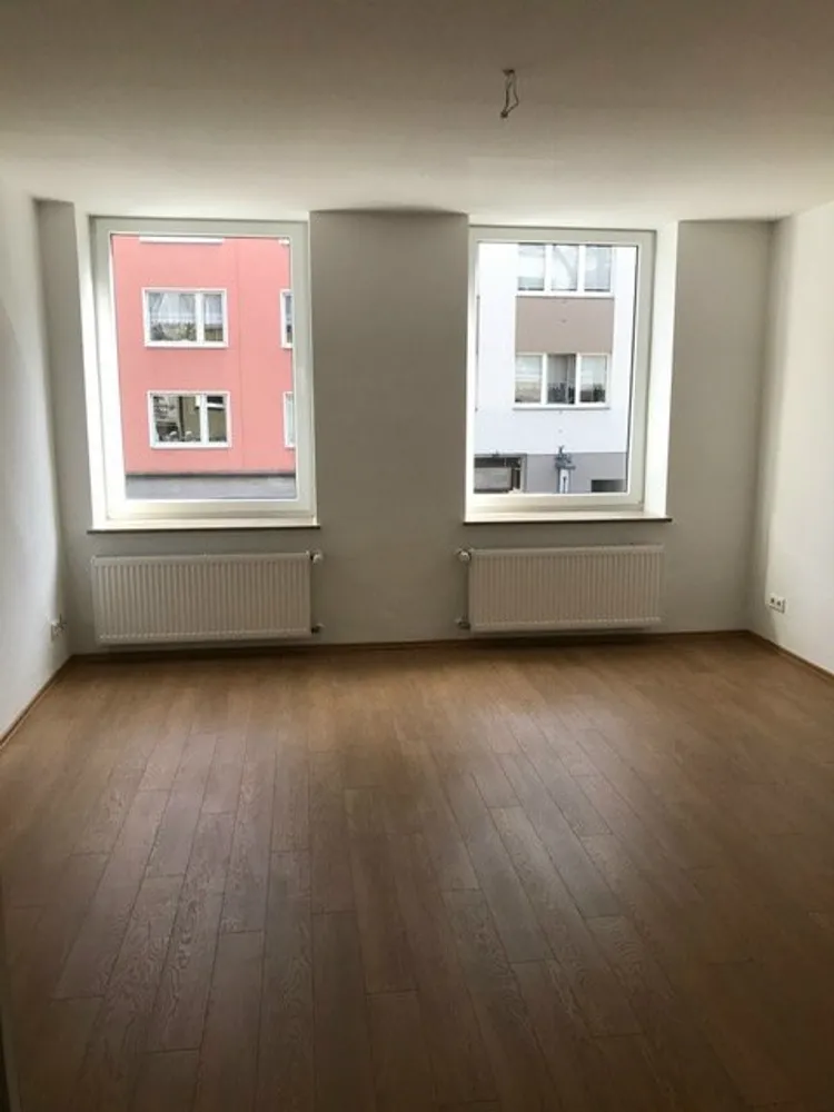4 room apartment with 98 m² in Düsseldorf – Photo 4