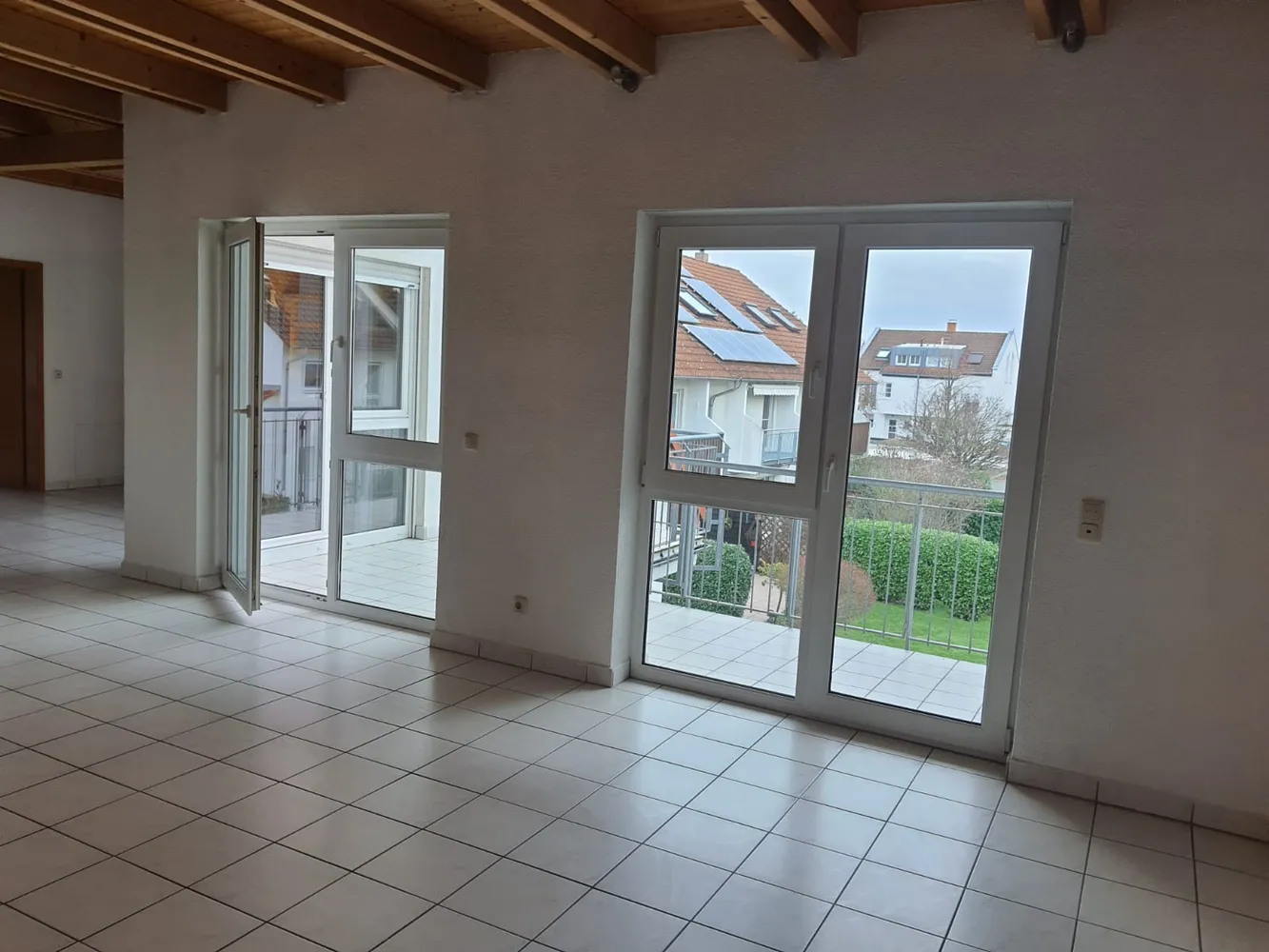 3 Zimmer Wohnung mit 102 m² in Wiesbaden – Bild 1