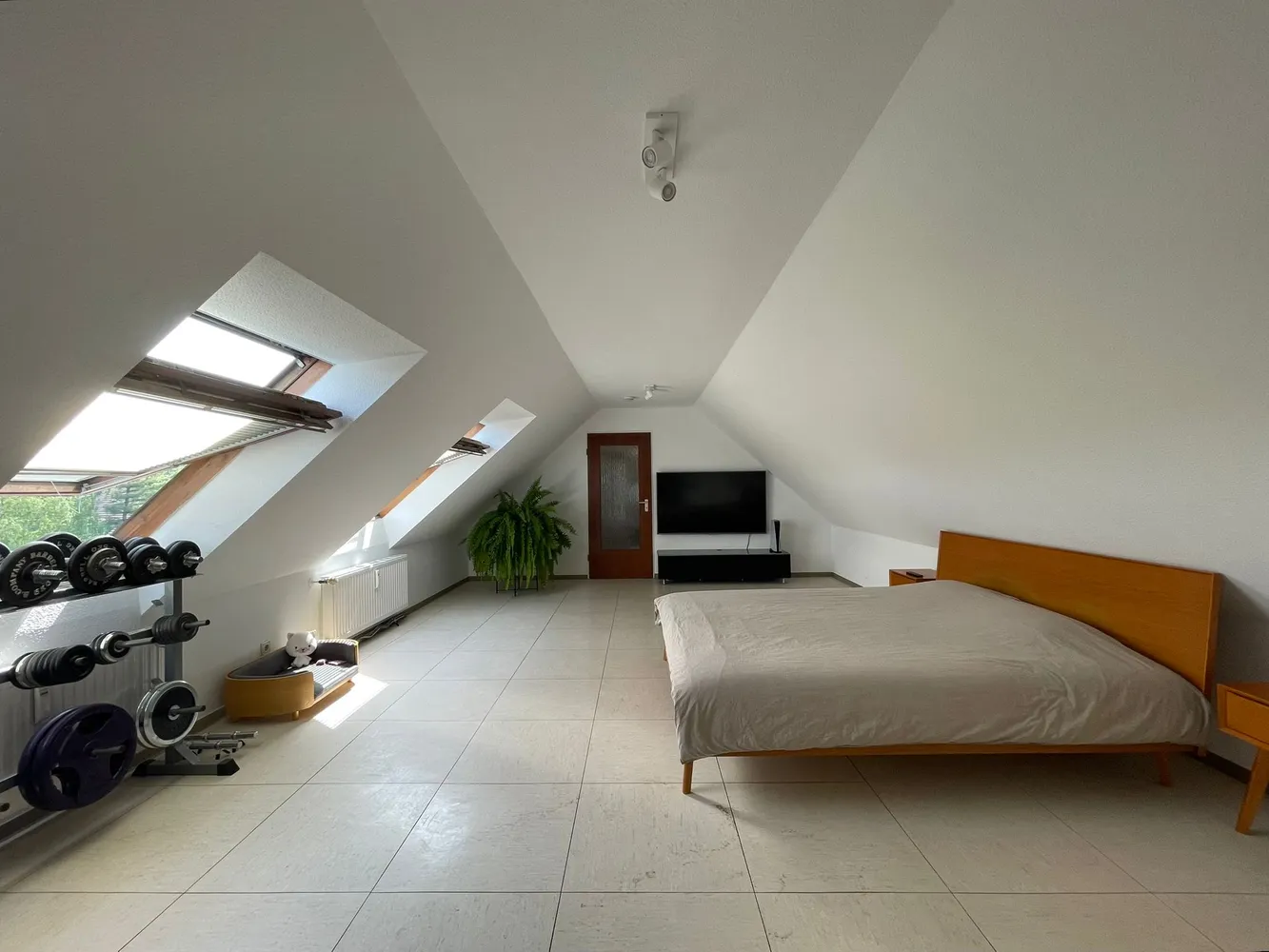 2 Zimmer Wohnung mit 77 m² in Düsseldorf – Bild 9