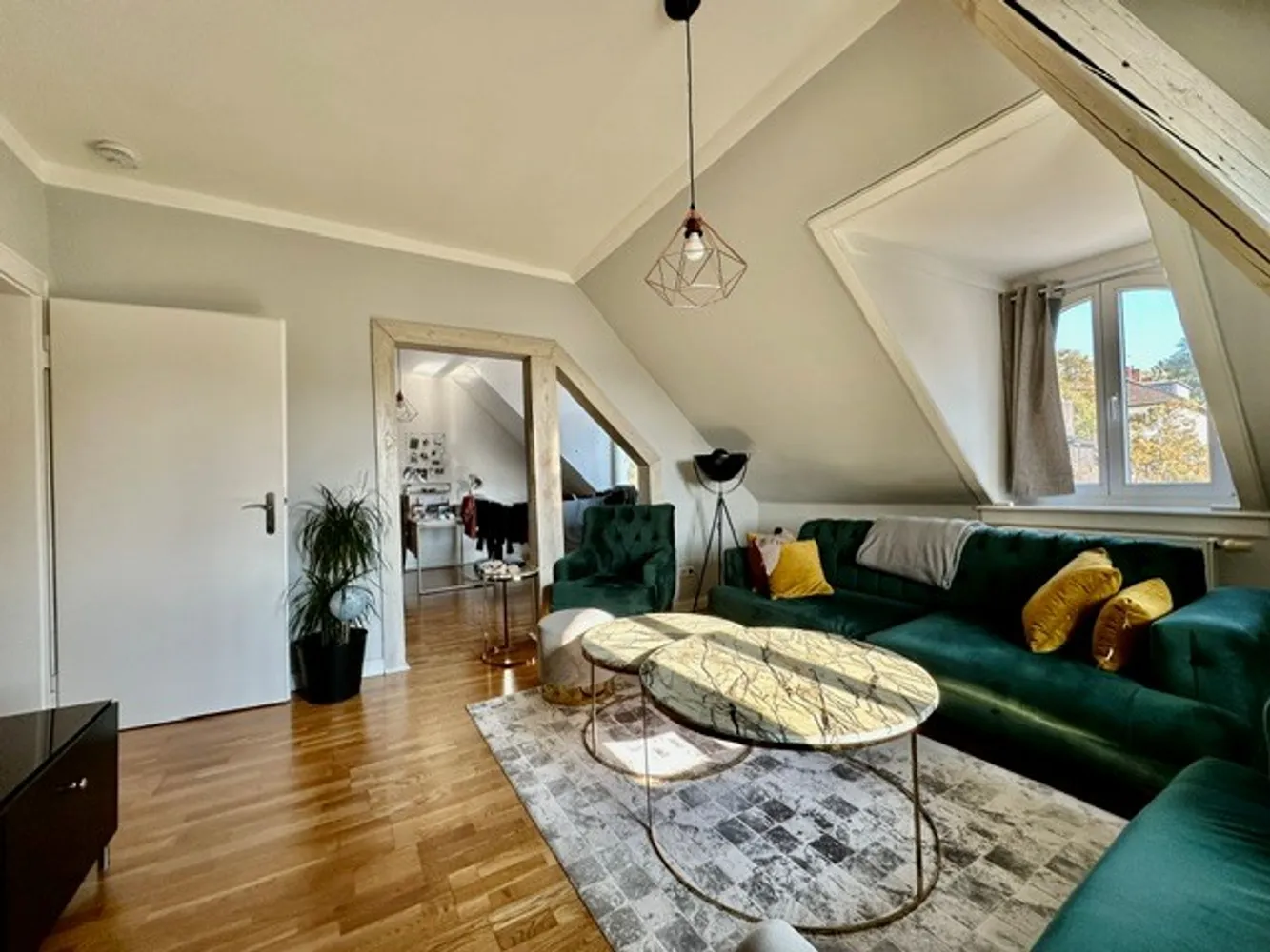 3 Zimmer Wohnung mit 93 m² in Wiesbaden – Bild 3